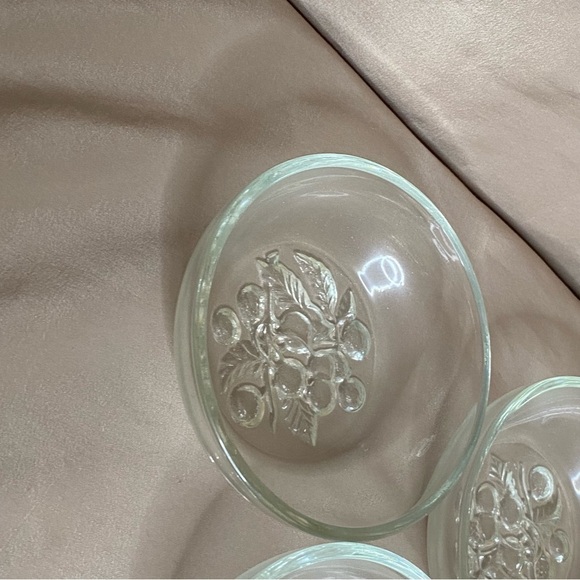 Set of 4 Shallow Dessert Bowls - Picture 4 of 9